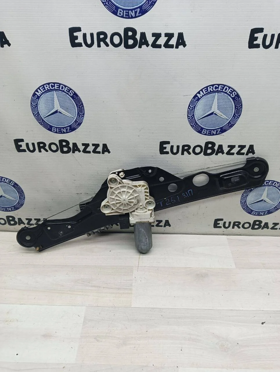 Стеклоподьемник задний правый Mercedes W211