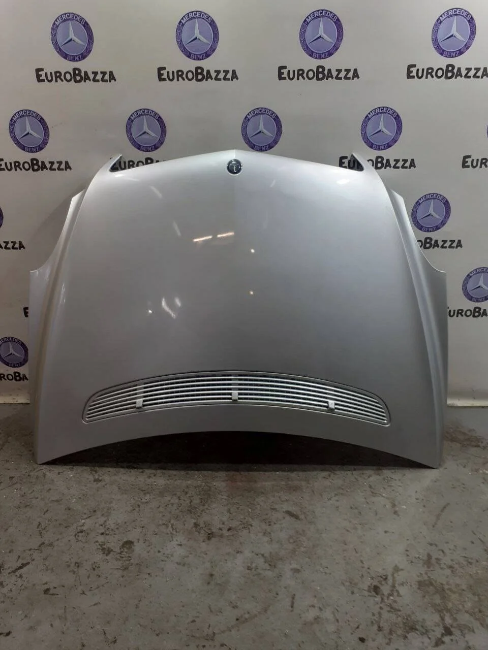 Капот Mercedes W251