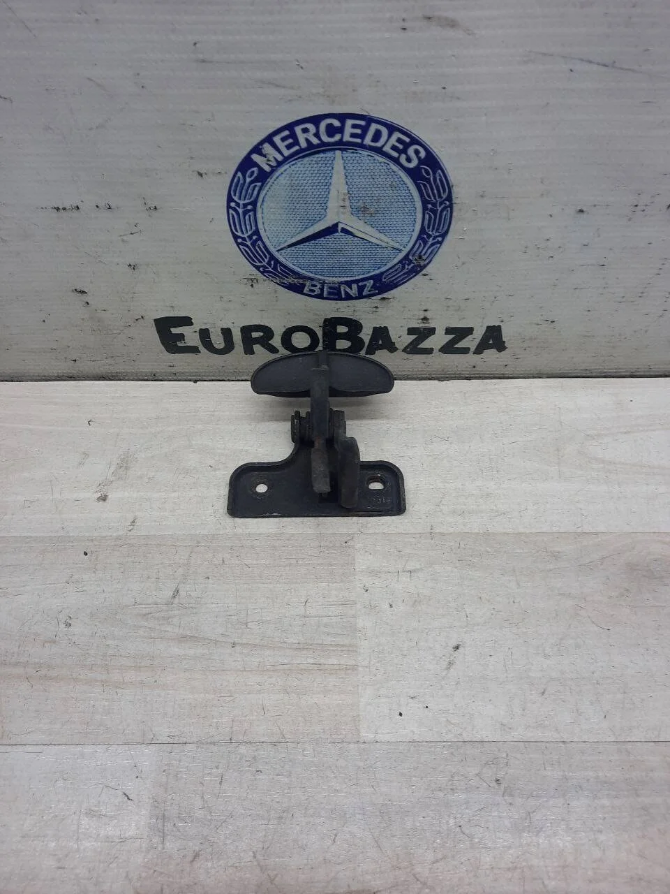 Язык открытия капота Mercedes W203 Conversion