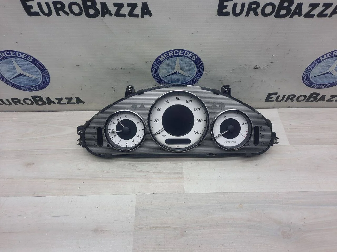Приборная панель Mercedes W219