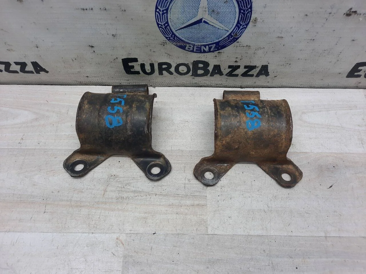 Скоба переднего нижнего рычага Mercedes W163