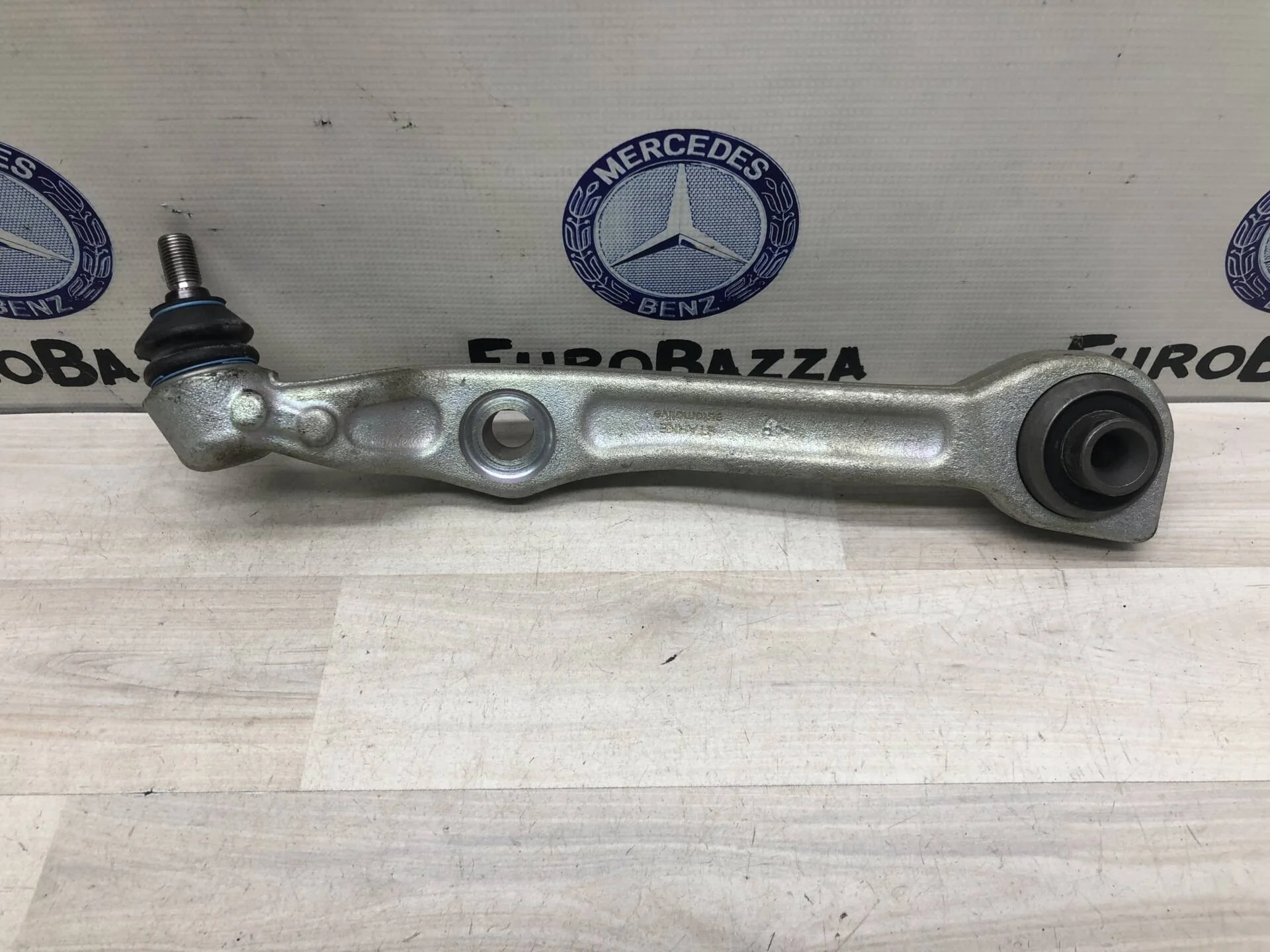 Правый рычаг передний нижний Mercedes W221 4Matic