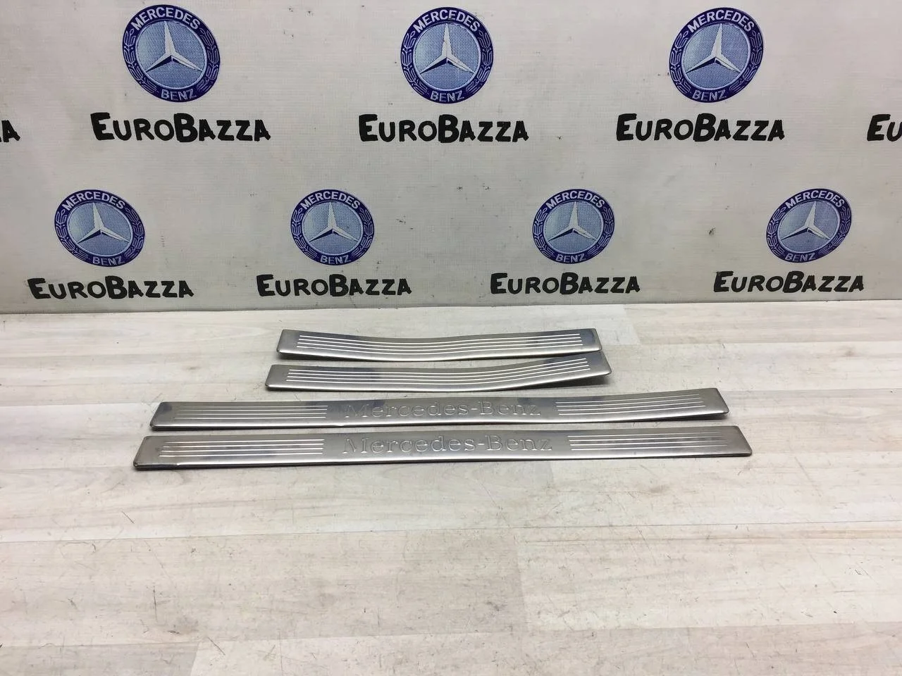 Накладка порогов внутренняя Mercedes W212