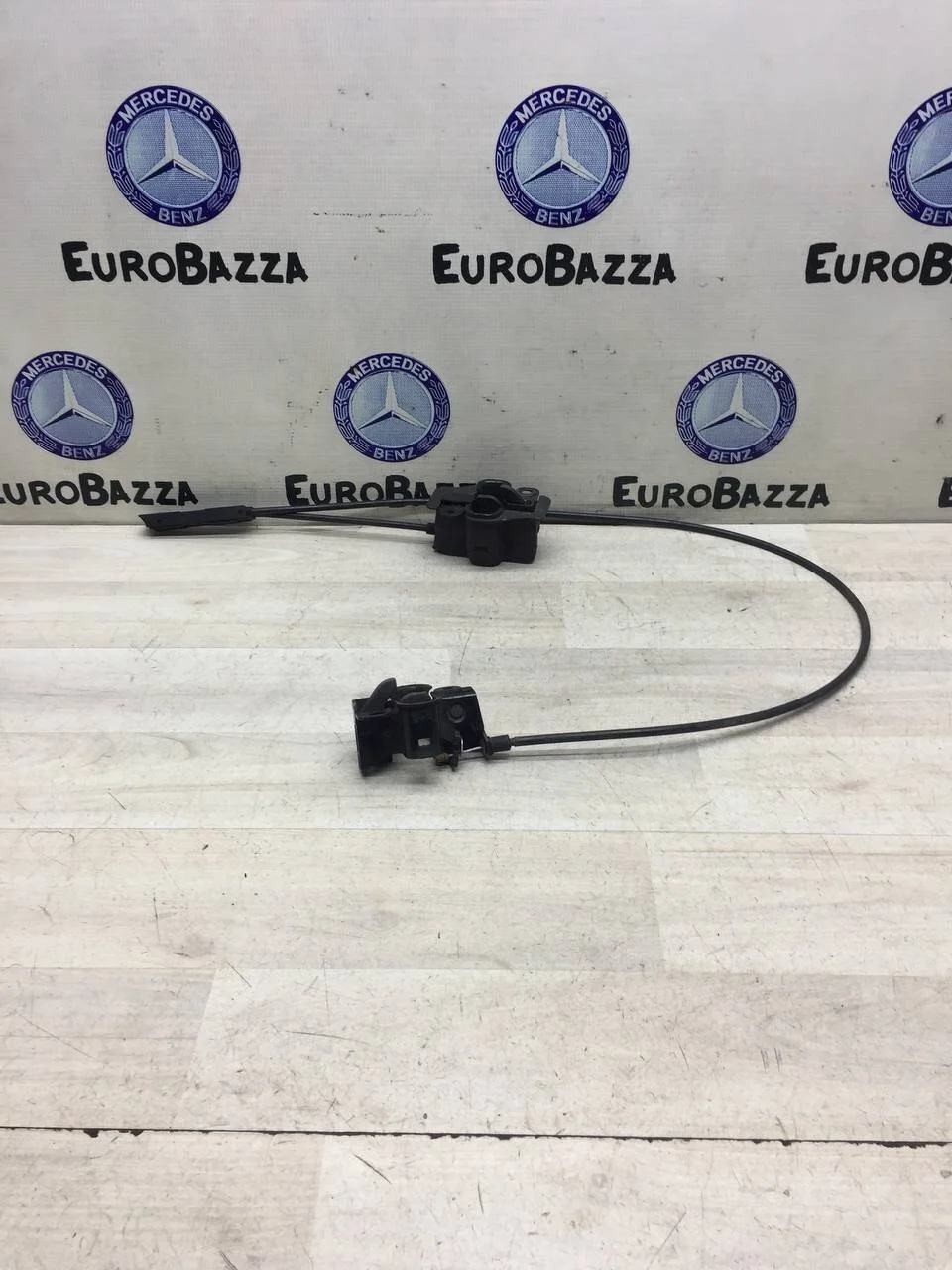Замок капота с тросом Mercedes W209