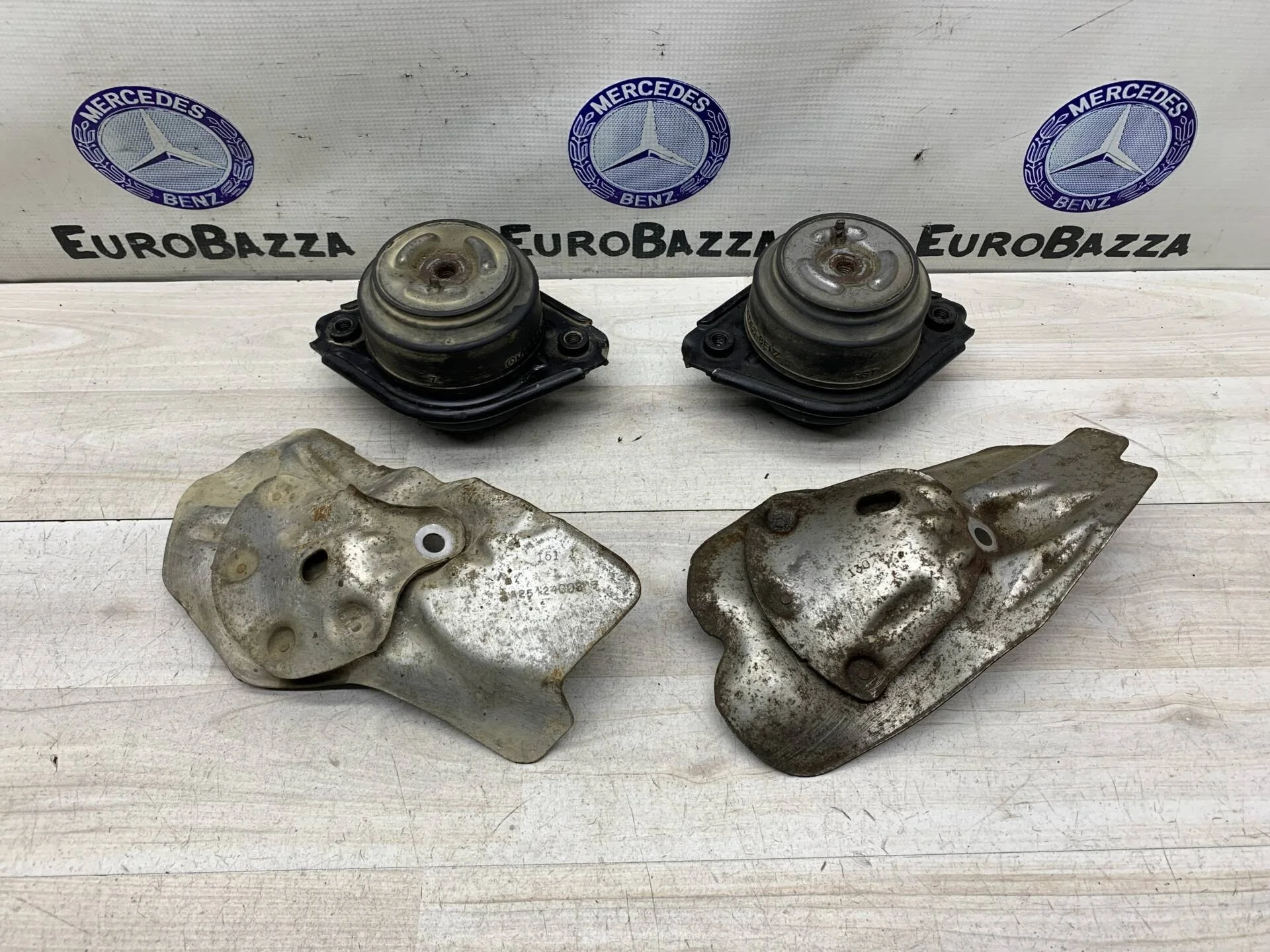 Кронштейны опоры двигателя c экраном Mercedes W164