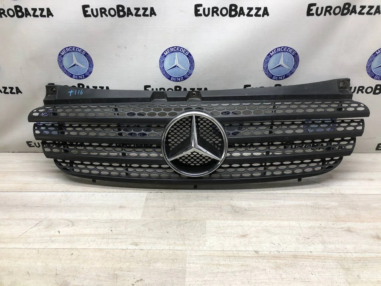 Решетка радиатора Mercedes W639 Vito