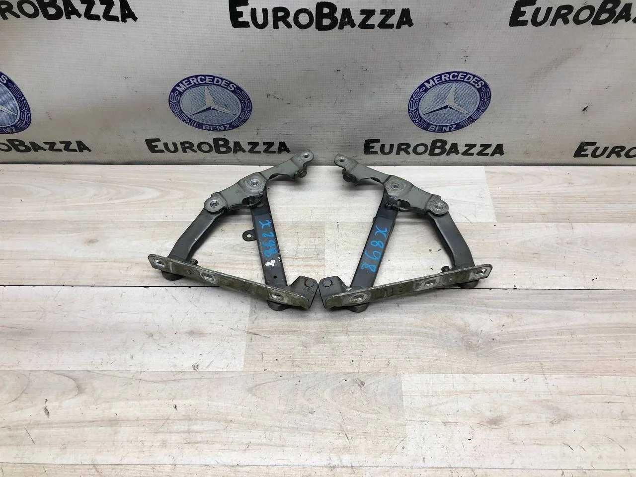 Петля капота Mercedes W211