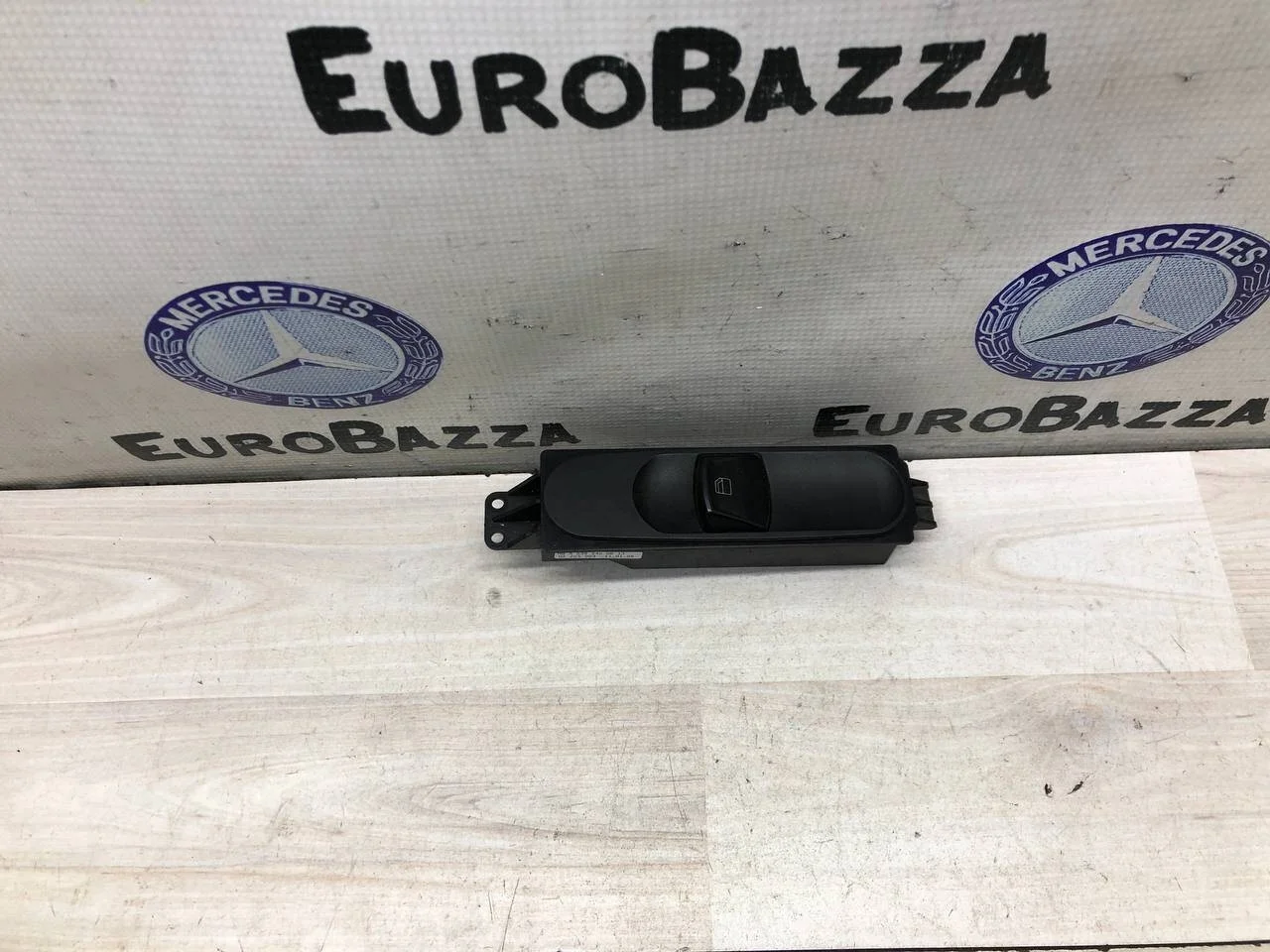 Блок кнопок стеклоподъемника правый Mercedes W639