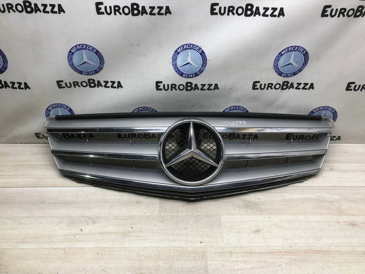 Решетка радиатора Mercedes W204