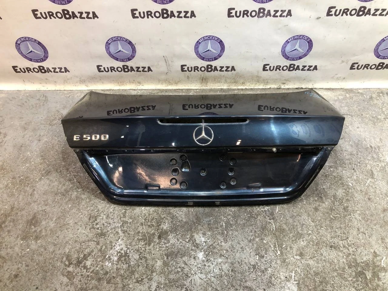 Крышка багажника Mercedes W211