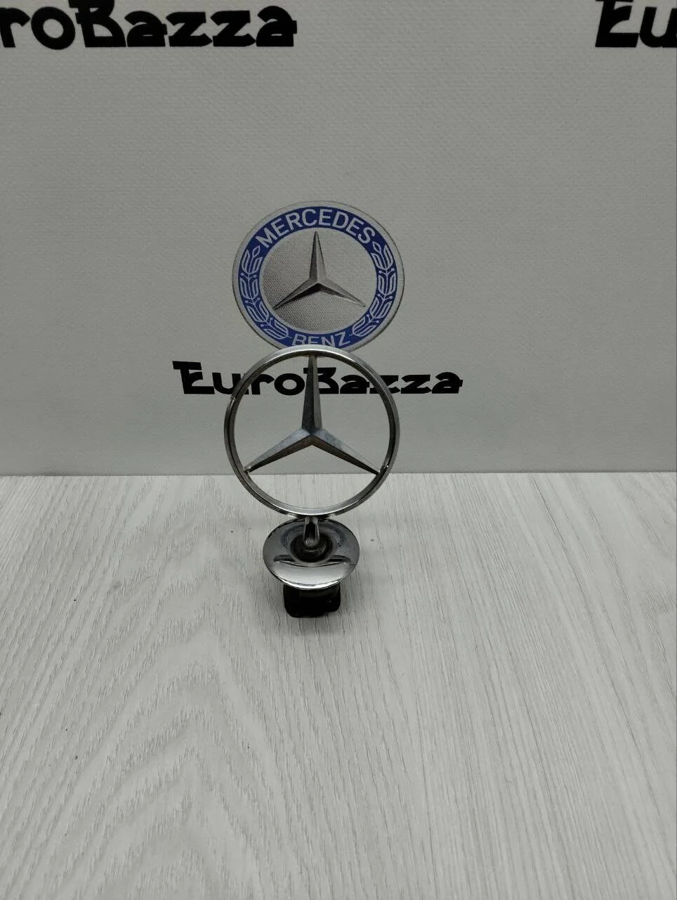 Знак в капот Mercedes W211