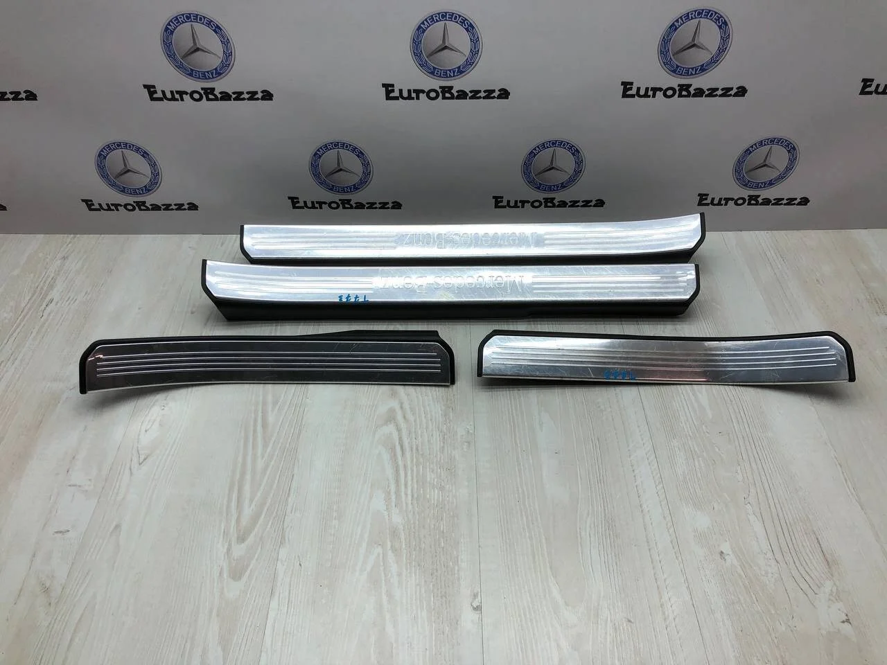 Накладка порога внутренняя Mercedes W221