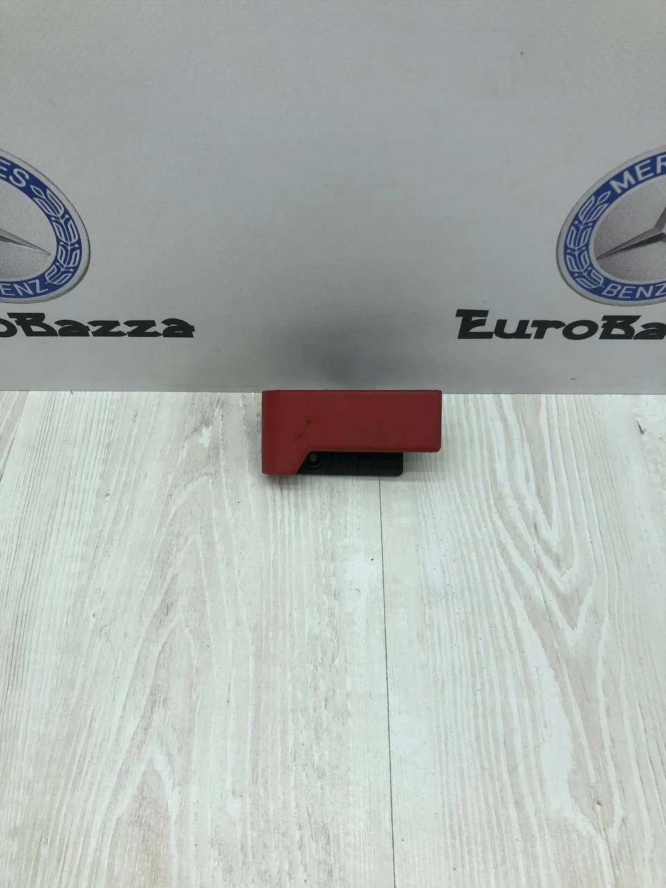 Ручка открытия капота Mercedes W204