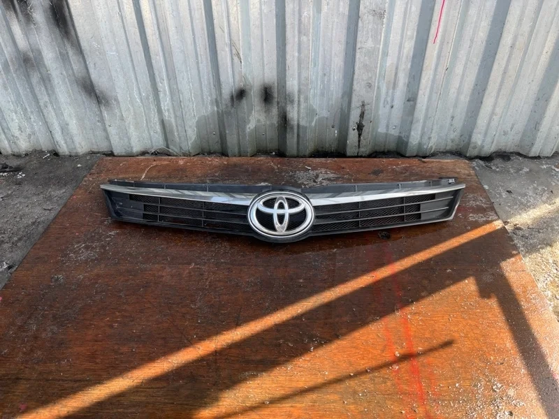 Решетка радиатора Toyota Camry 2012-2017 50 55