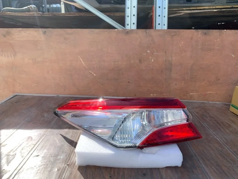 Фонарь Toyota Camry 2018-2021 70