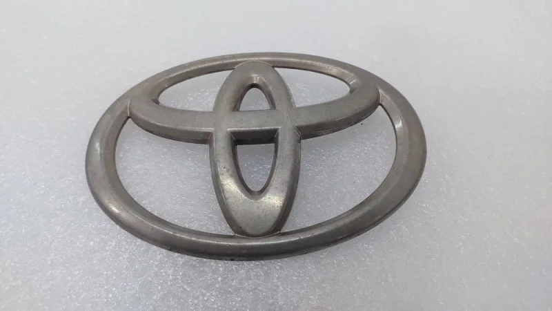 Эмблема Toyota Camry 2013 XV50