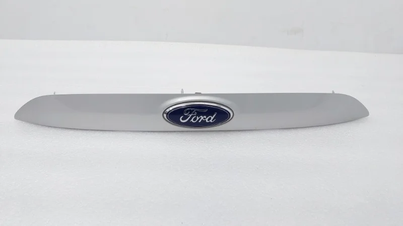 Накладка двери багажника Ford Kuga 2015