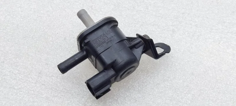 Клапан электромагнитный Toyota Camry 2011-2018 XV55