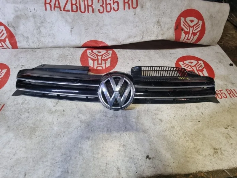 Решетка радиатора Volkswagen Golf 6 2010 5K1