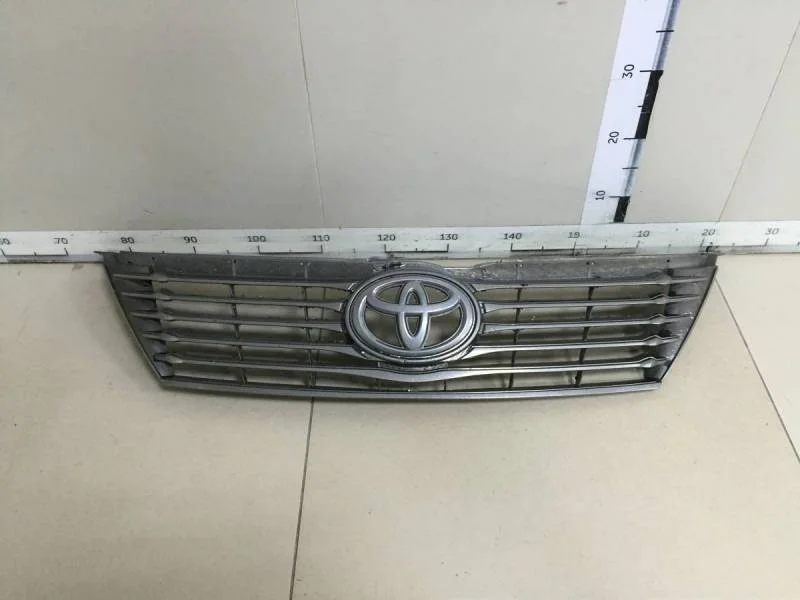 Решетка радиатора Toyota Camry V50 2011-2017