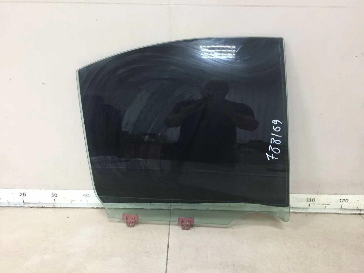 Стекло двери задней правой Nissan Almera N16 2000-2006