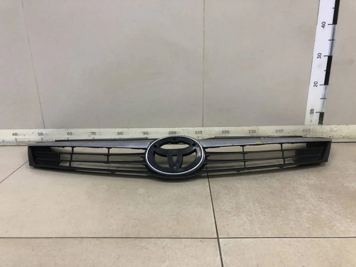 Решетка радиатора Toyota Camry V50 2011-2017