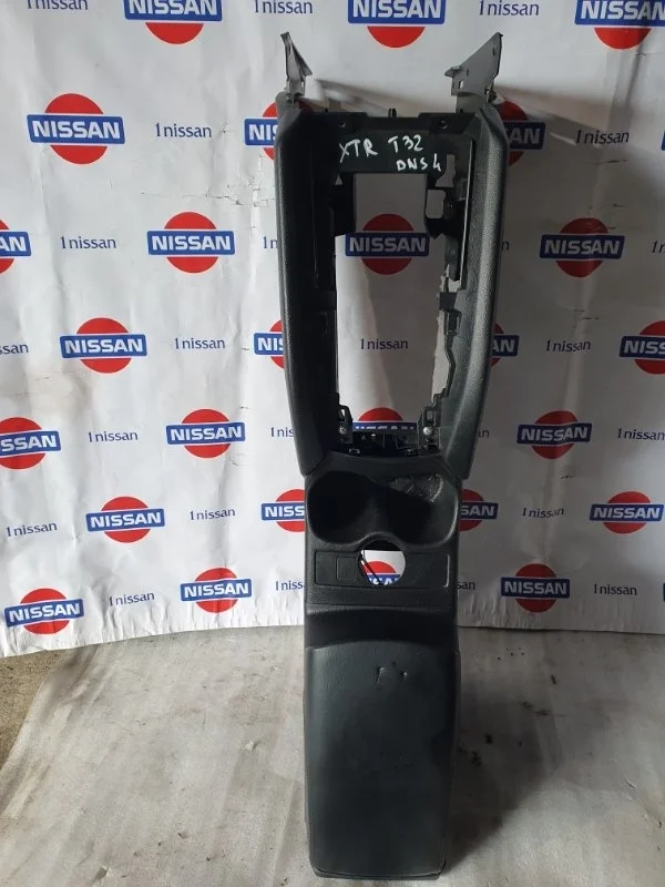 Консоль между сидений Nissan X Trail 2015 969104CM0A T32 R9M, передний