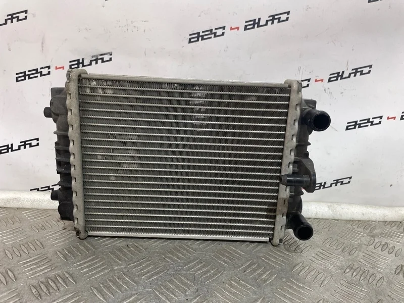 Радиатор охлаждения двигателя Audi A4 8K0121212B B8
