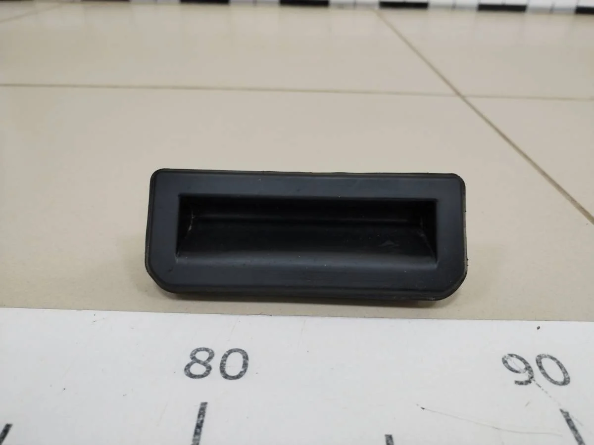 Кнопка открывания багажника Volkswagen Polo Sed RUS 2011>