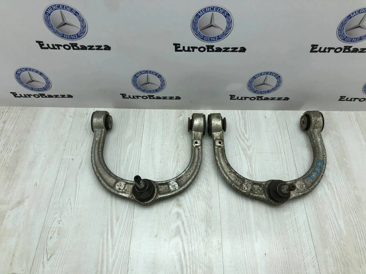 Рычаг передний верхний Mercedes W164