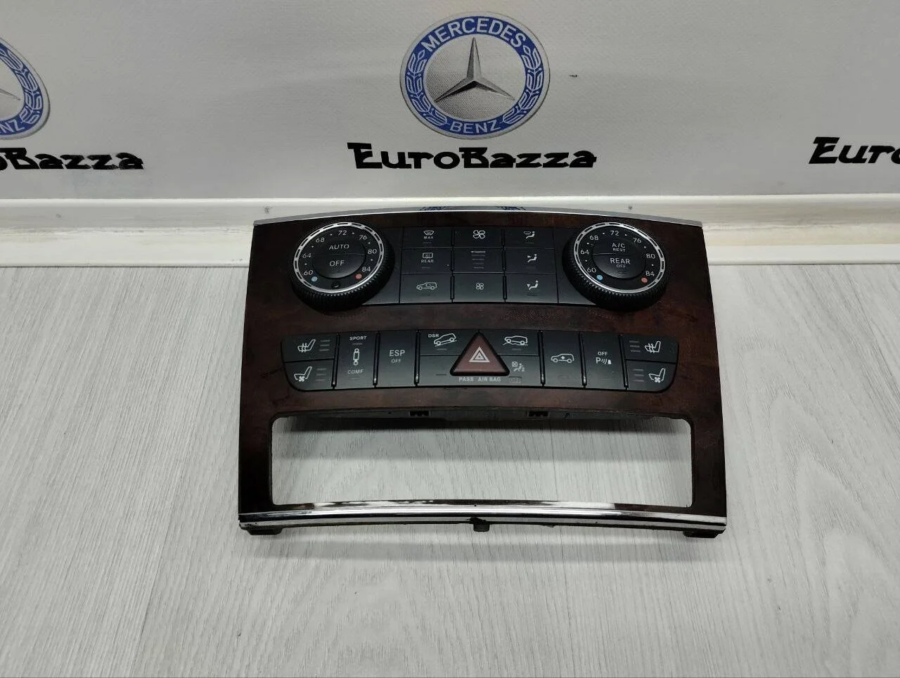 Блок кнопок центральной консоли Mercedes X164