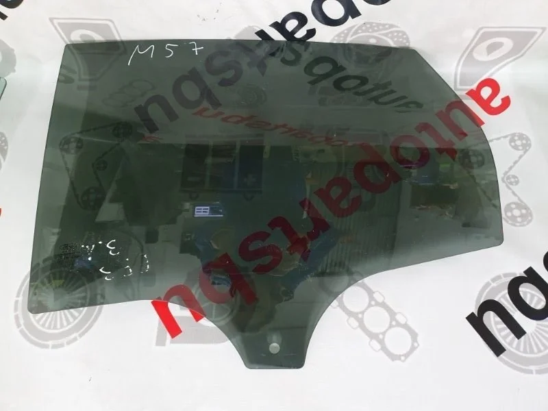 Стекло в дверь FORD FOCUS 3