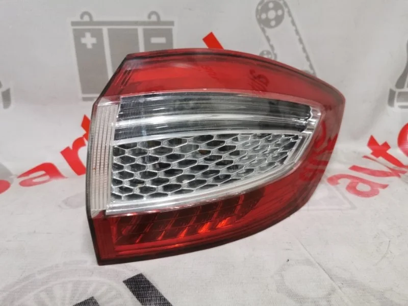 Фонарь FORD MONDEO 4