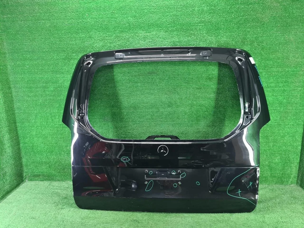 Крышка багажника Mercedes-Benz V W447 (2014-2019)