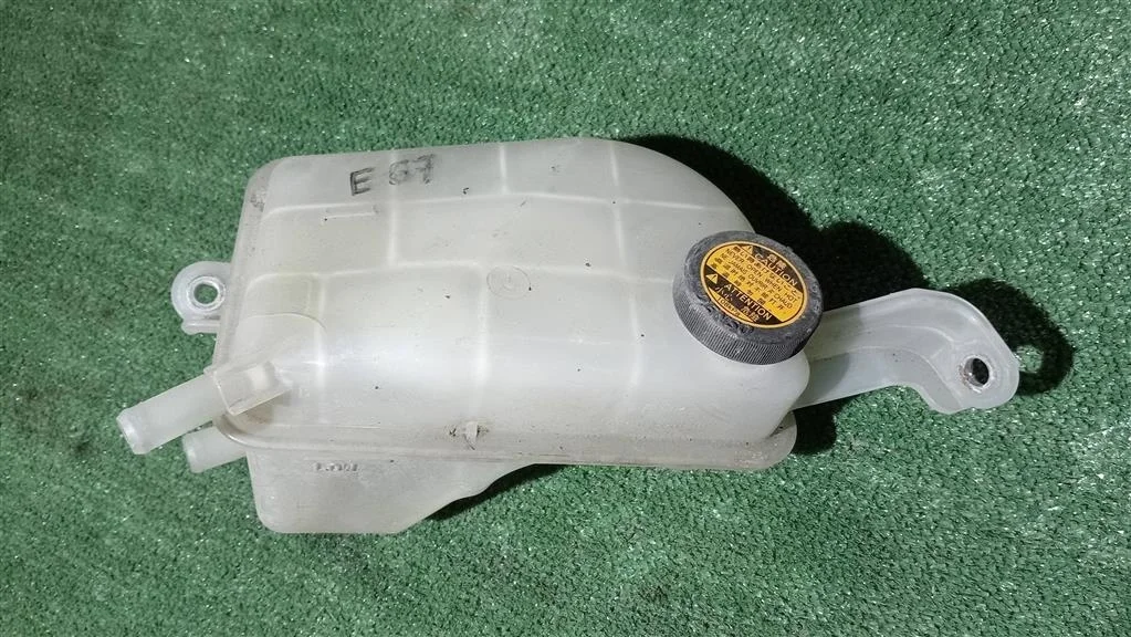 Б.у. бачок расширительный TOYOTA COROLLA ZRE151 TOYOTA COROLLA ZRE151