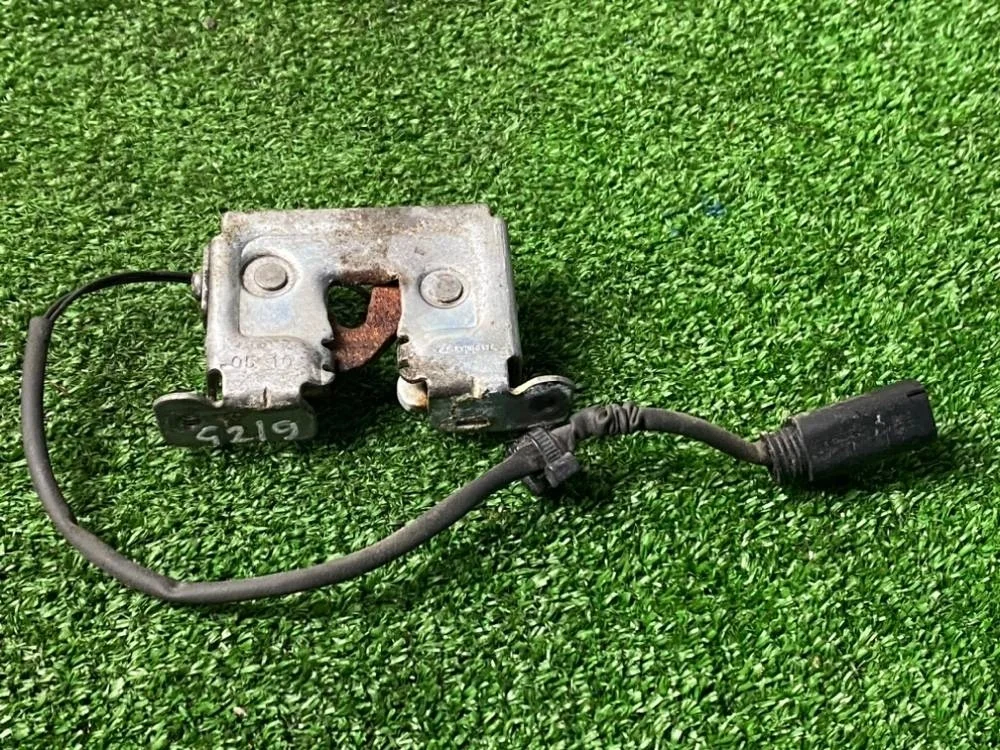 Замок капота BMW X5 E70