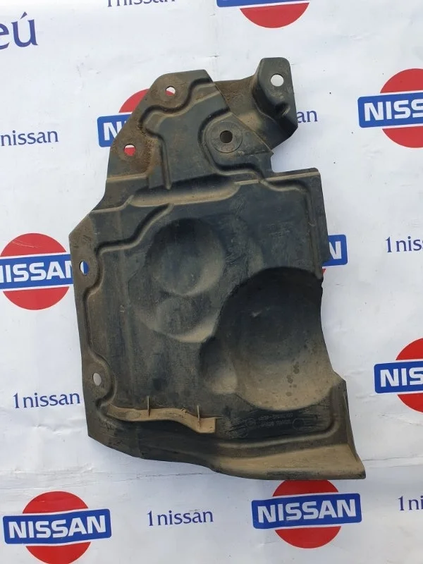 Пыльник двигателя Nissan X Trail 2015 648384CL0A T32 R9M, передний правый