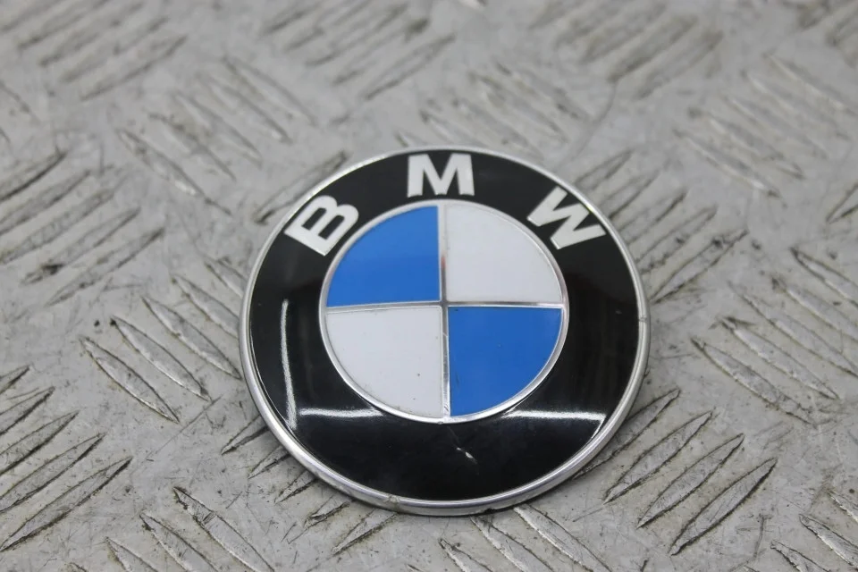 Значок (эмблема) крышки багажника BMW 5 F10/F11/GT F07 F10 2011 51148132375
