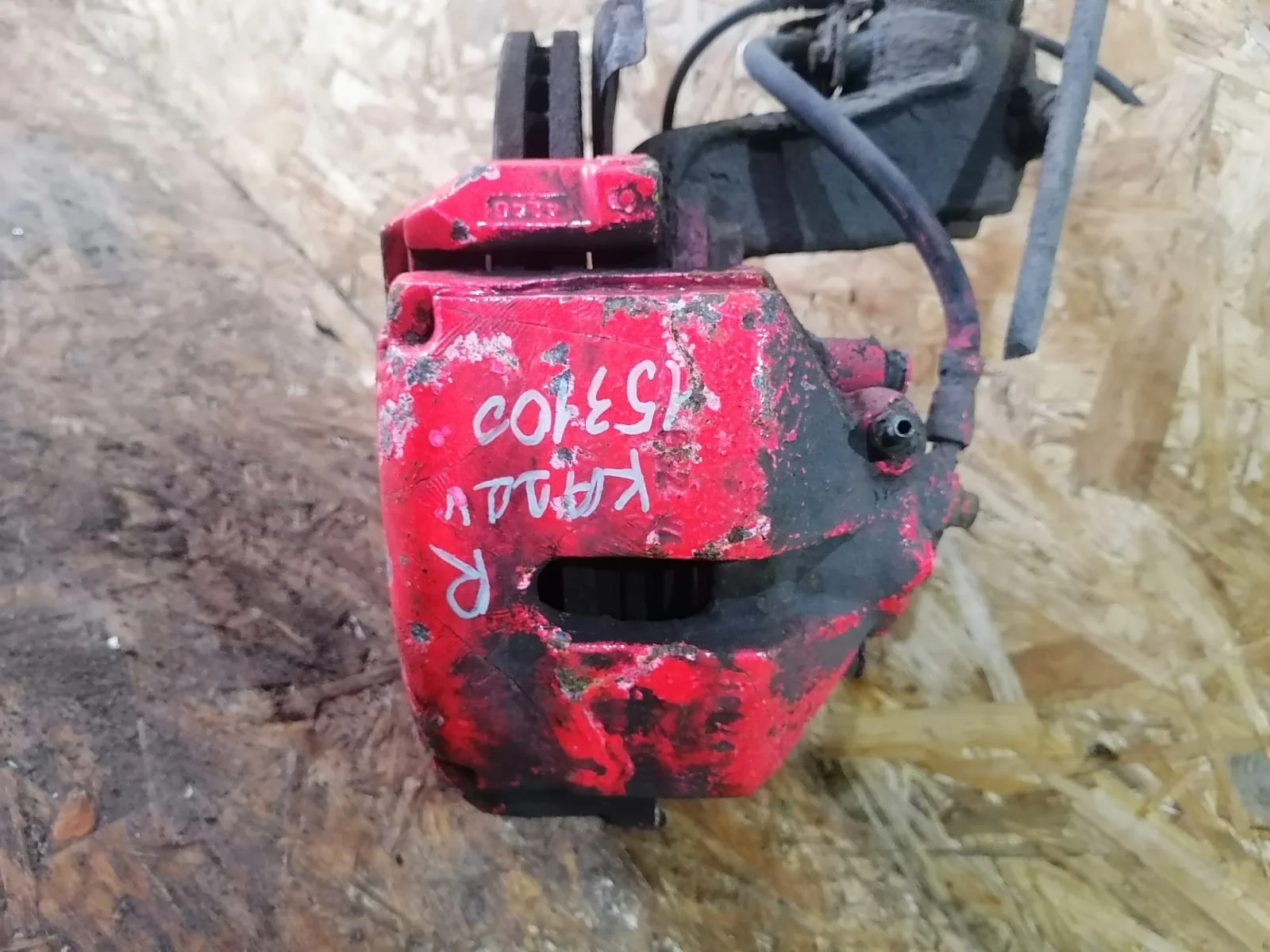 Суппорт тормозной AUDI A3, SKODA OCTAVIA 1U/1Z, FABIA 1/2, VOLKSWAGEN GOLF 4/5/5+, BORA, JETTA 5/6, CADDY, POLO 1999- передний правый б/у A3(1997-2003);OCTAVIA 1U(1997-2009);GOLF 4(1998-2004);GOLF 5(2004-2009)