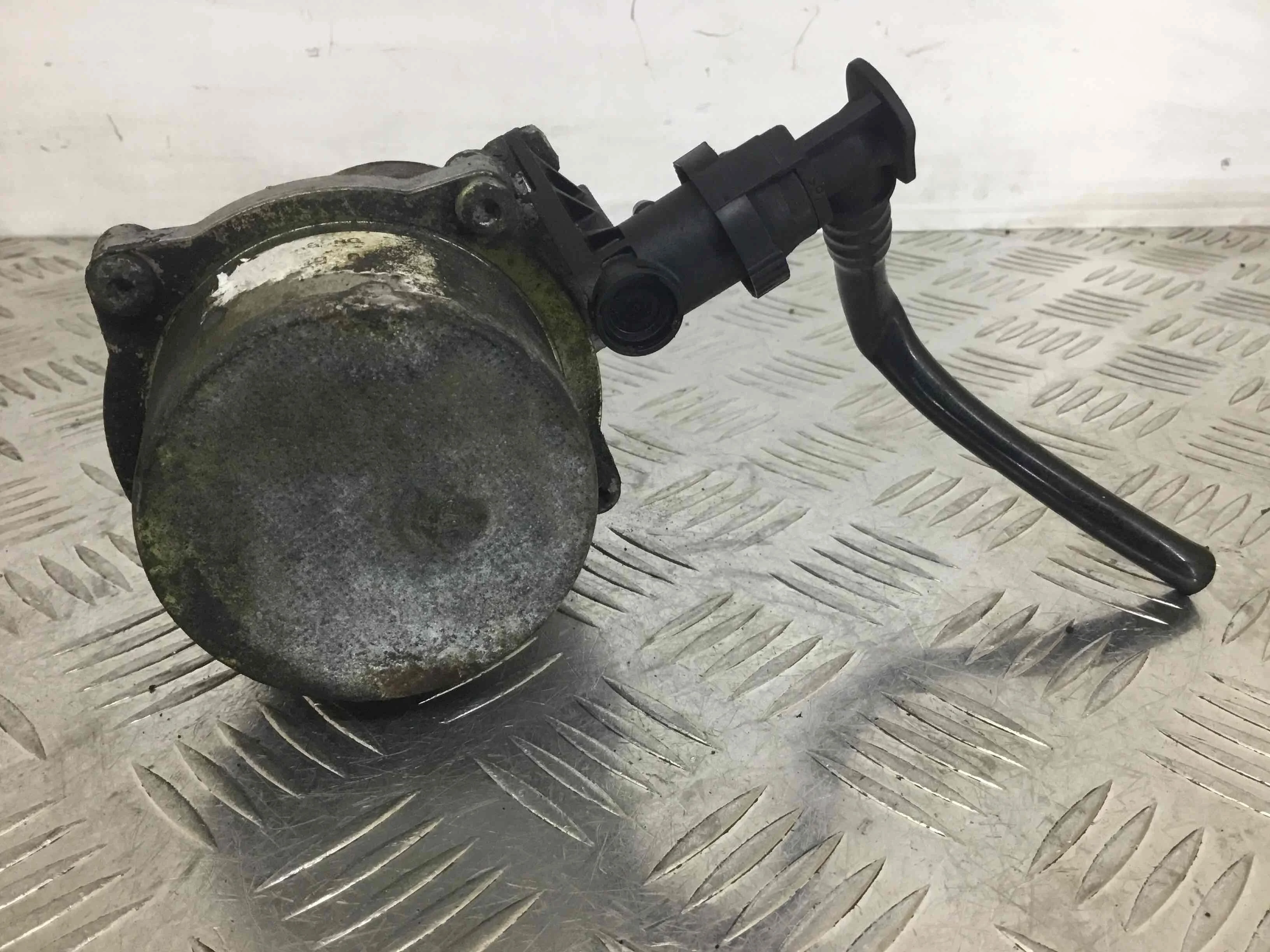 Насос вакуумный Opel Vivaro A (2001-2014) дизель 1.9 DCI Механика Микроавтобус