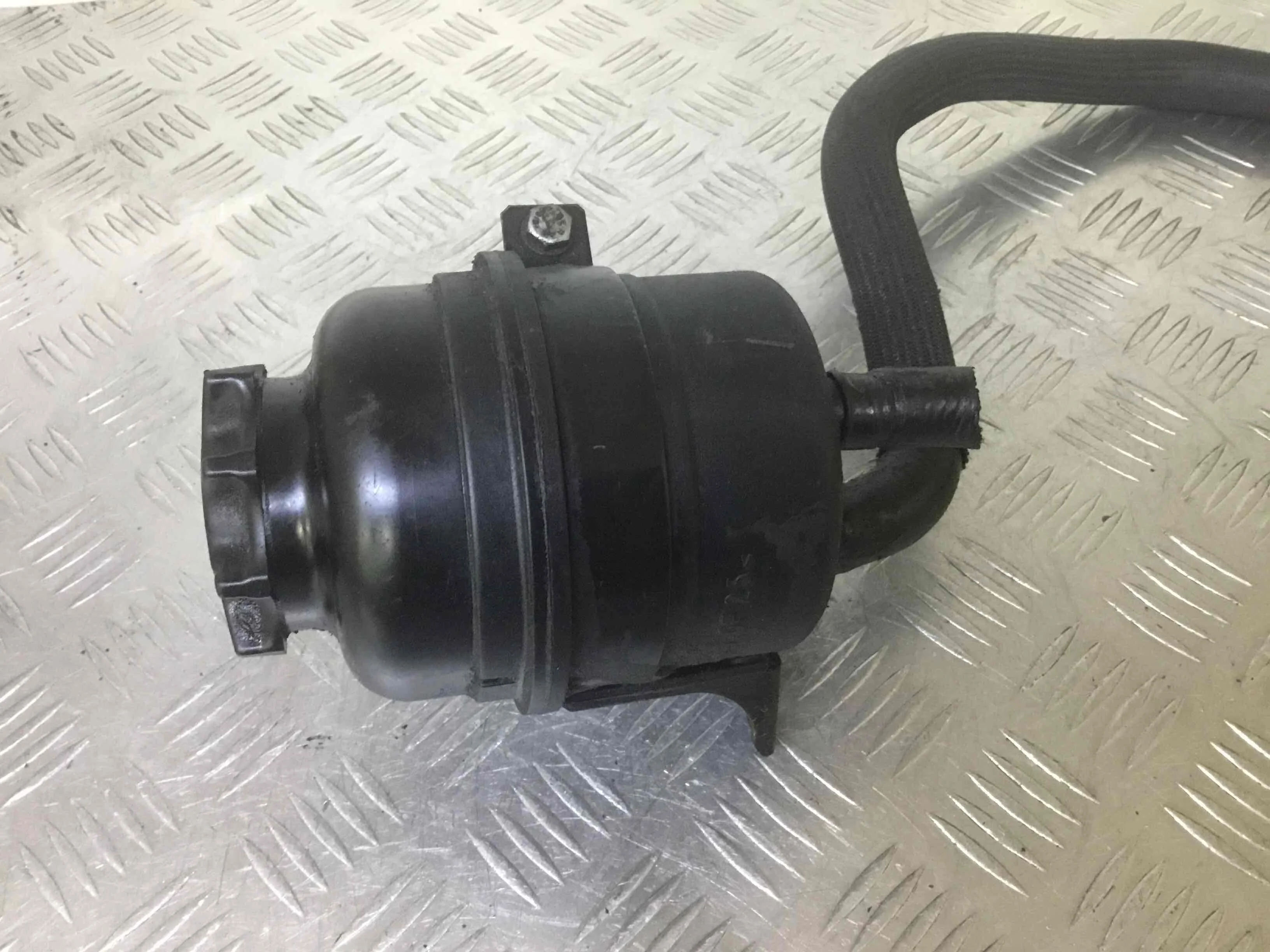 Бачок гидроусилителя BMW 5-Series 5-Series E39 1995 - 2004 бензин 2.5 i Механика Седан