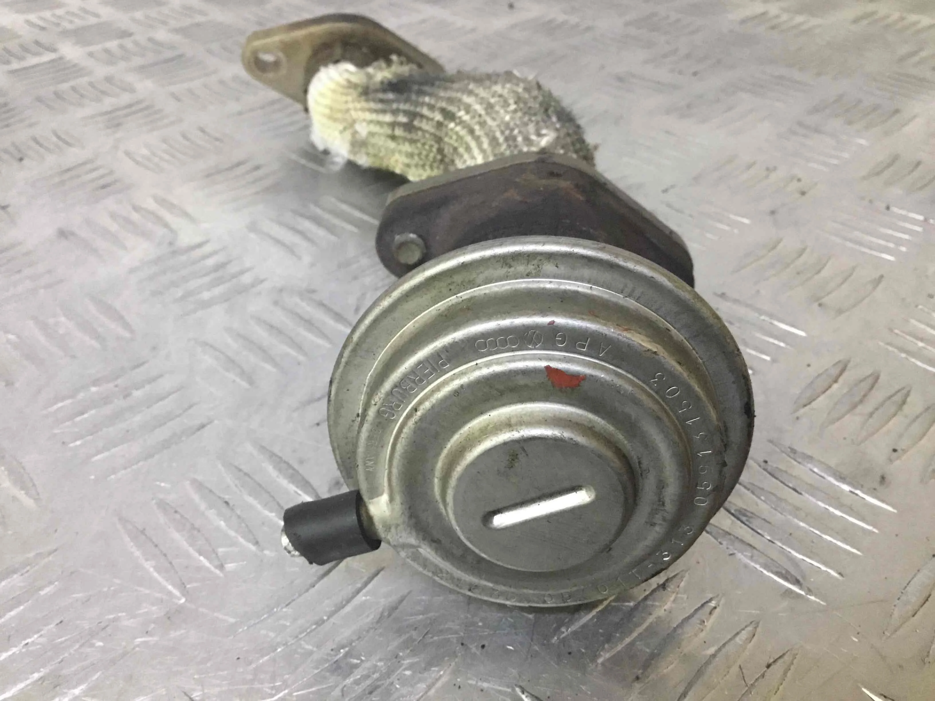 Клапан EGR Audi A6 C5/4B (1997-2004) дизель 2.5 TDI Механика Универсал