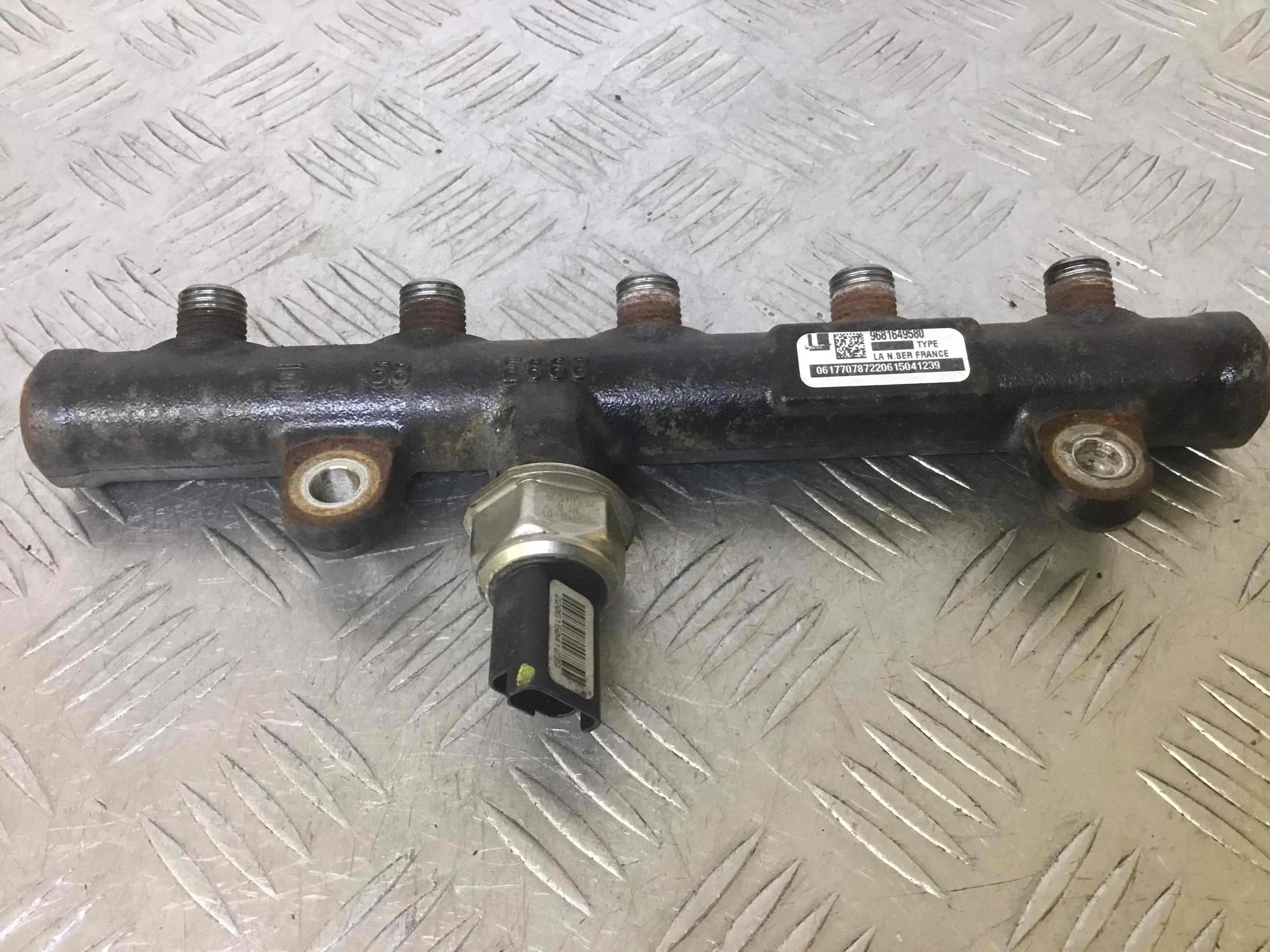 Топливная рампа Peugeot 407 407 (6D) 2004 - 2010 дизель 2.0 HDi Автомат Седан