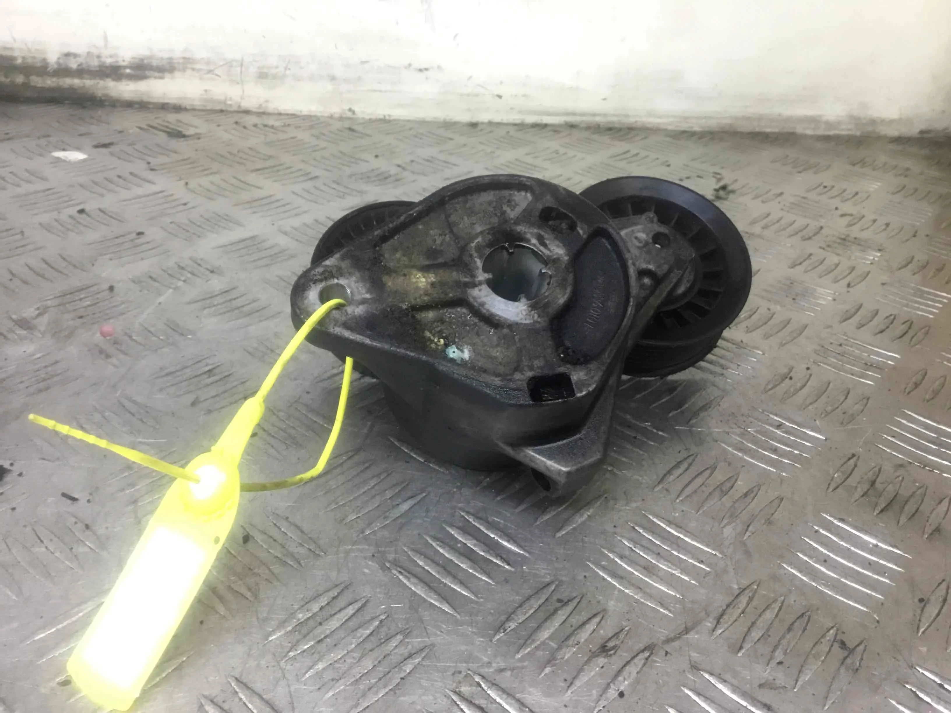 Натяжитель ремня генератора Ford Focus 2 поколение (2005-2008) дизель 1.8 TDCi Механика Седан