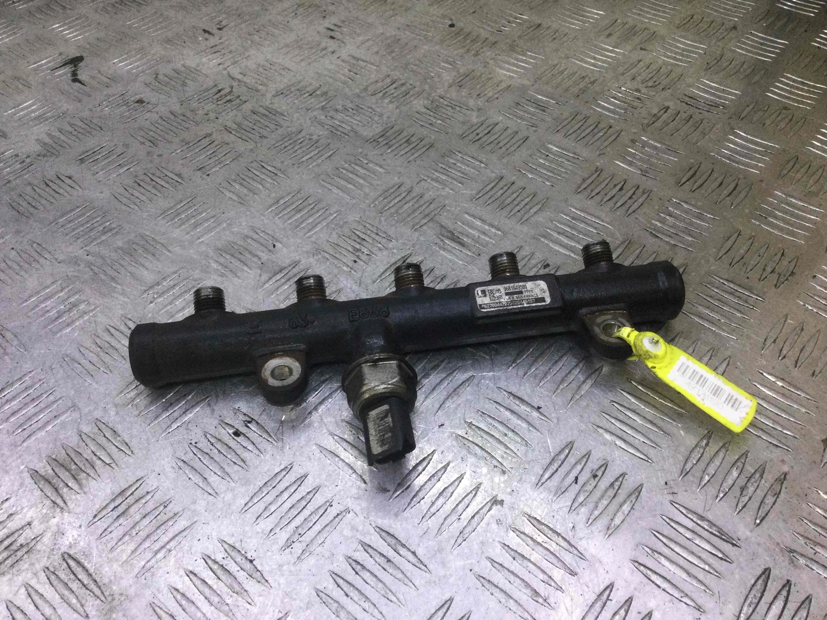 Топливная рампа Citroen C4 1 поколение 2004 - 2008 дизель 2.0 HDi Автомат Седан