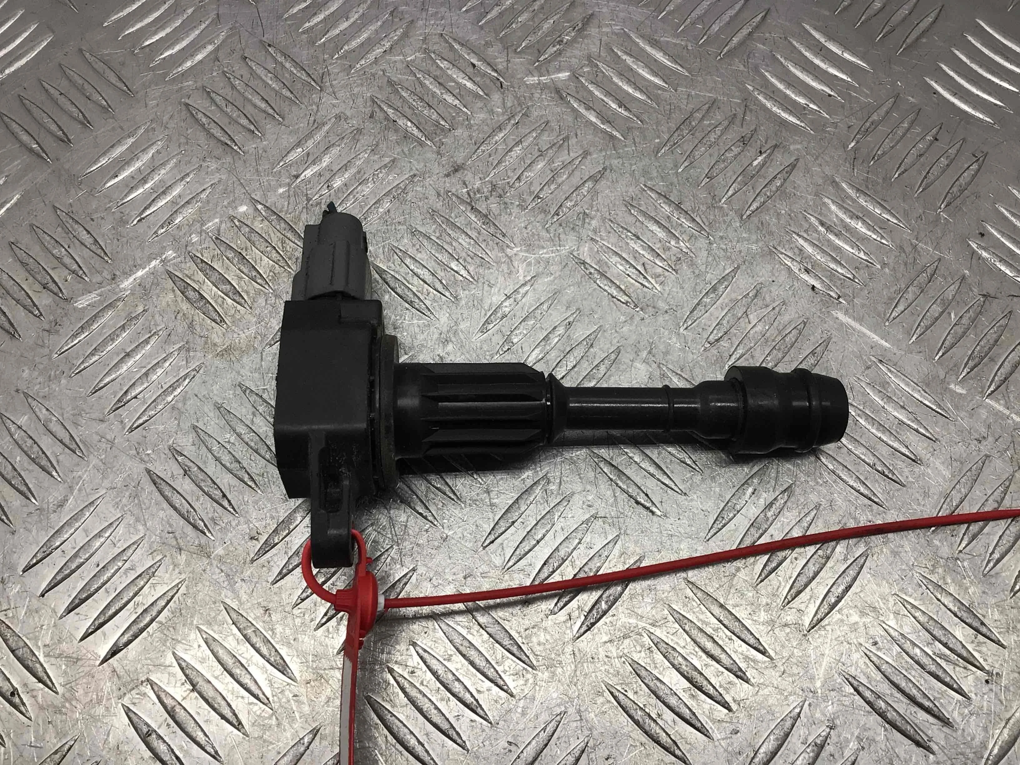 Катушка зажигания Nissan Micra K12 (2002-2010) бензин 1.2 i Автомат Х/б