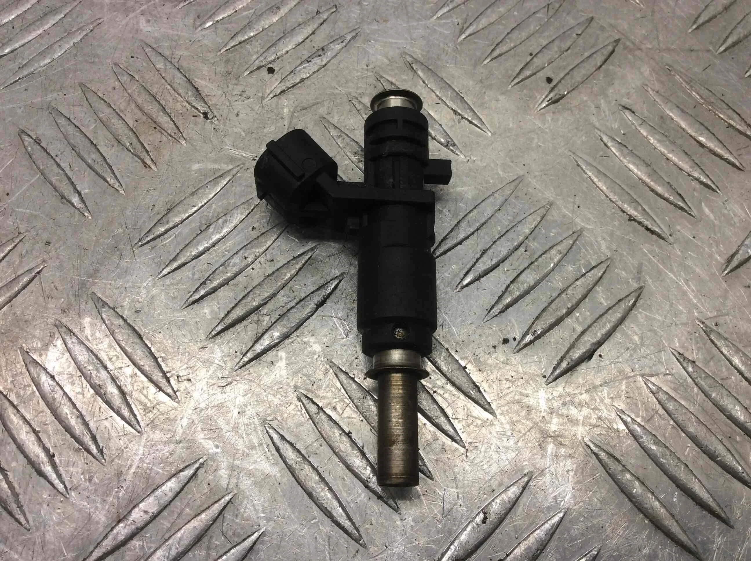 Форсунка Peugeot 308 T7 (2007-2011) бензин 1.6 i Механика Седан