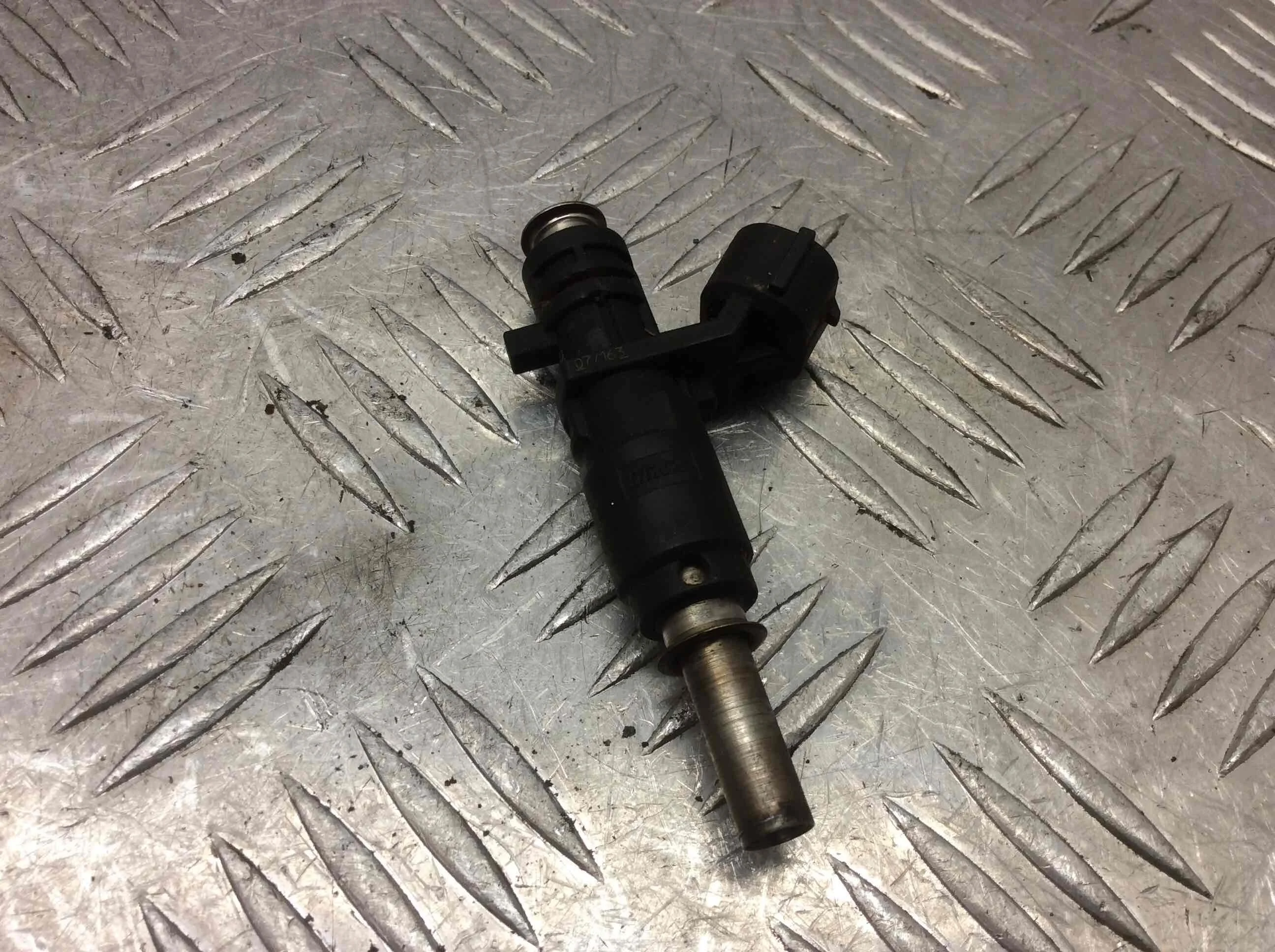 Форсунка Peugeot 308 T7 (2007-2011) бензин 1.6 i Механика Седан