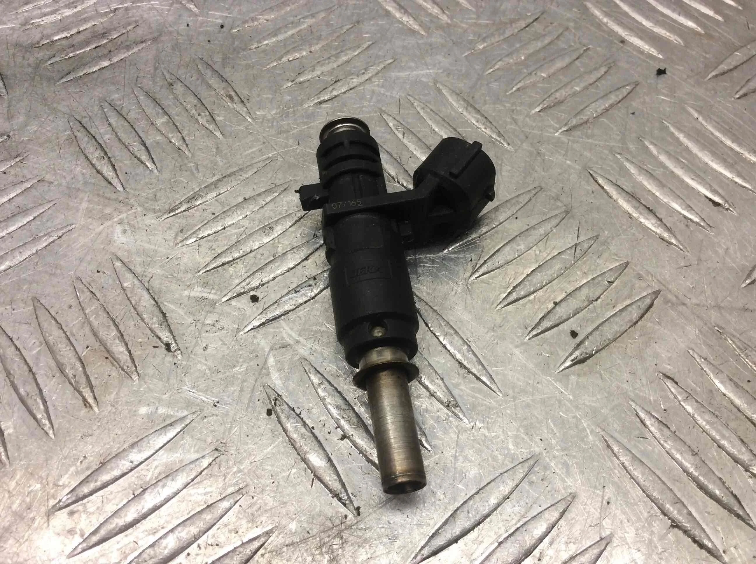 Форсунка Peugeot 308 T7 (2007-2011) бензин 1.6 i Механика Седан