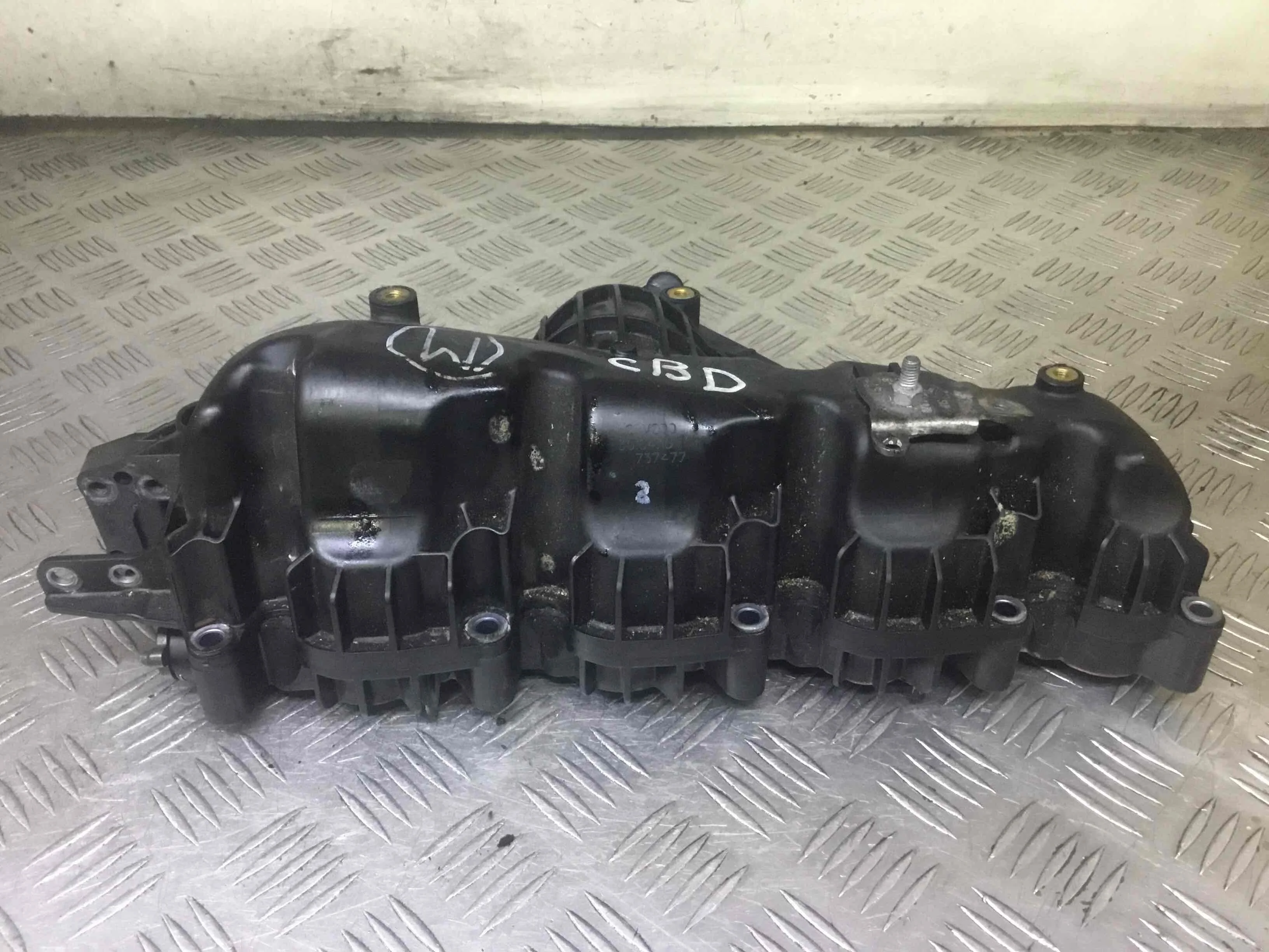 Коллектор впускной Volkswagen Passat B6 (2005-2010) дизель 2.0 TDI Механика Седан